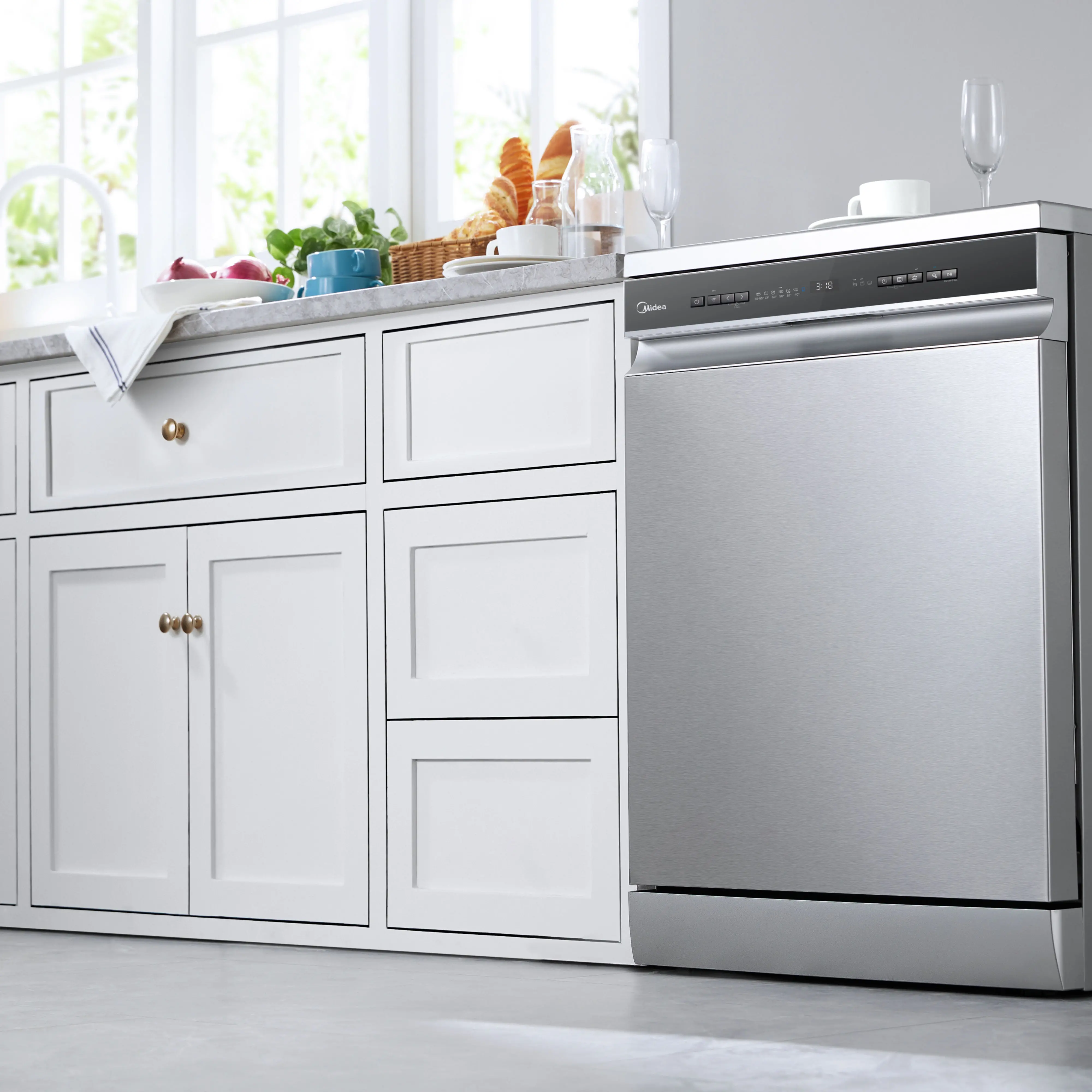 Midea-WQP12-W7633D中端独立式60机-侧面外观-靠橱柜放-2-